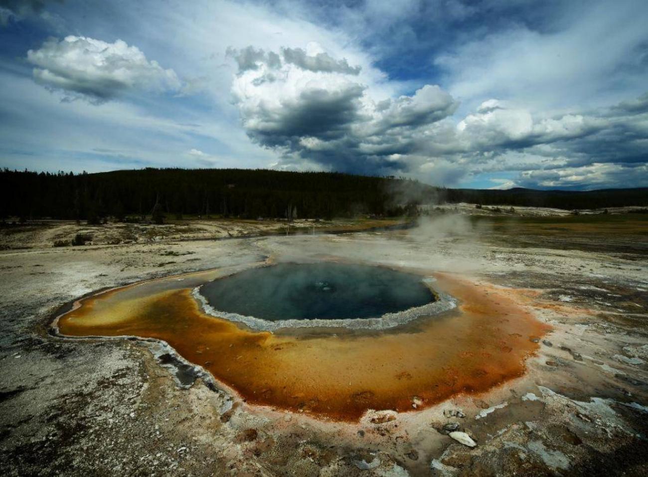 Yellowstone: Un Touriste Tombe Dans Une Source Et Meurt Dissout Par L ...