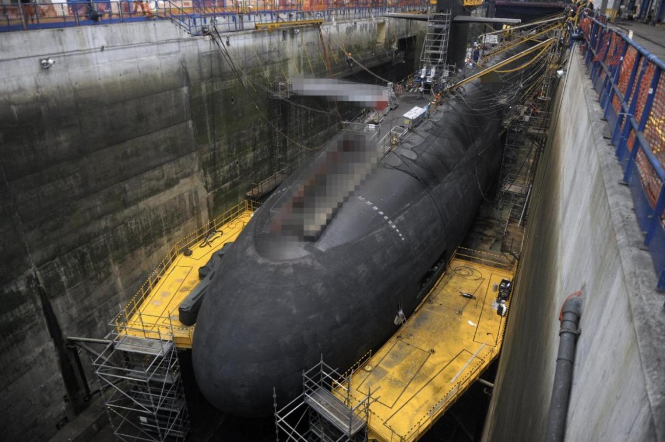 Quatre Femmes Pour La Première Fois à Bord Dun Sous Marin Nucléaire Français Francesoir