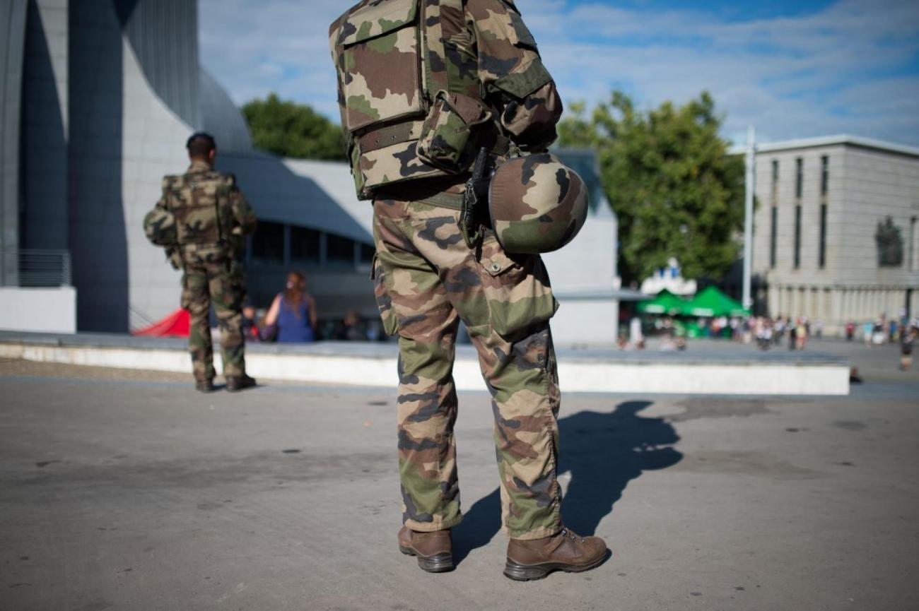 Angers: un militaire tente de faire une fellation de force à un soldat |  FranceSoir