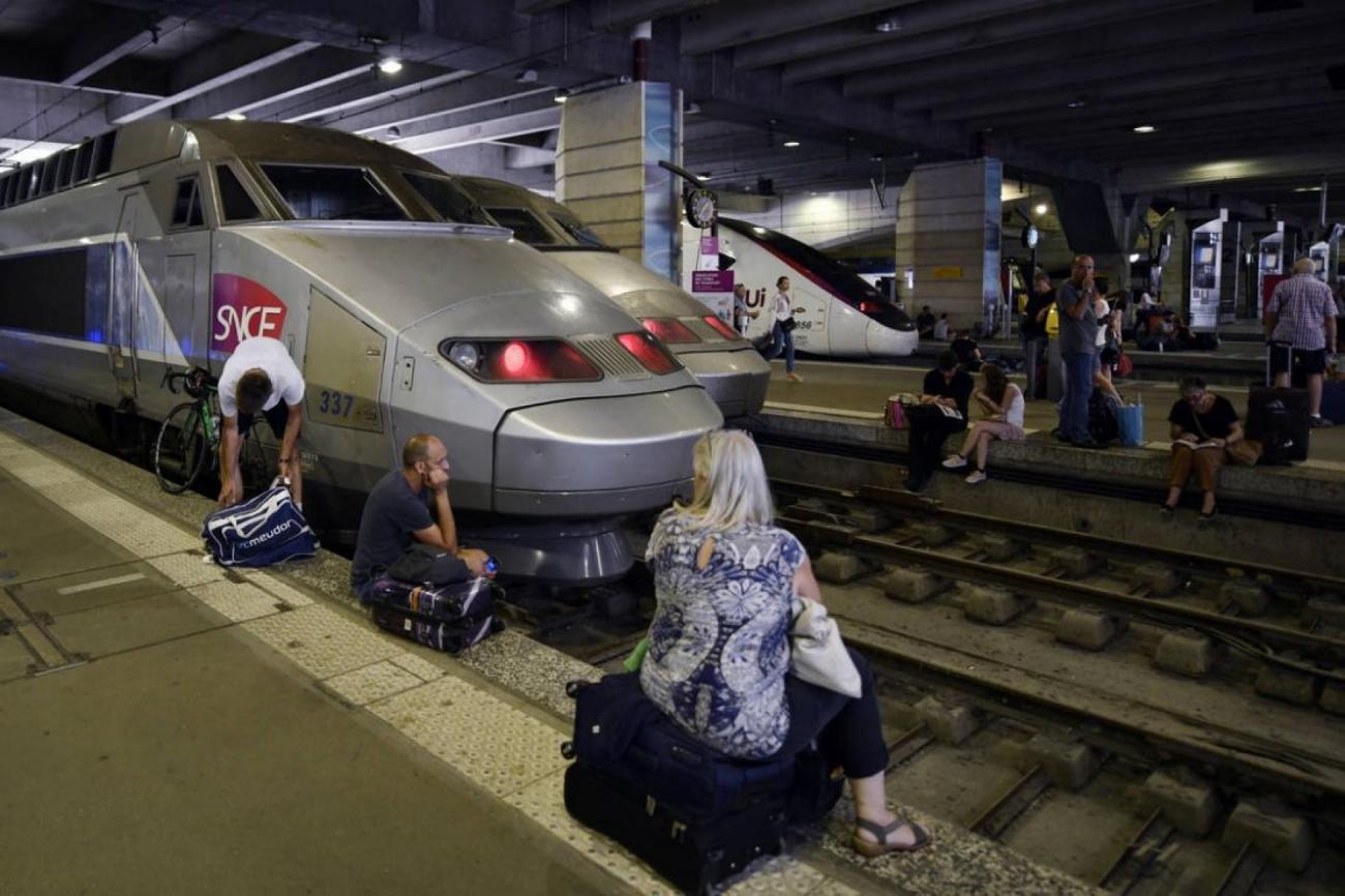 Trafic Très Perturbé à La Gare Montparnasse Après Un Incendie Sur Un Poste électrique Francesoir 