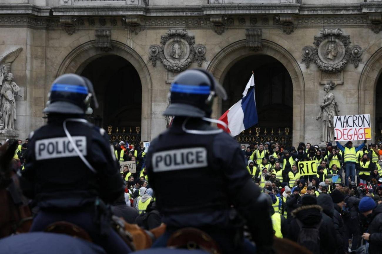 Gilets Jaunes Et Forces De L'ordre: Après Les Violences, La Guerre Des ...