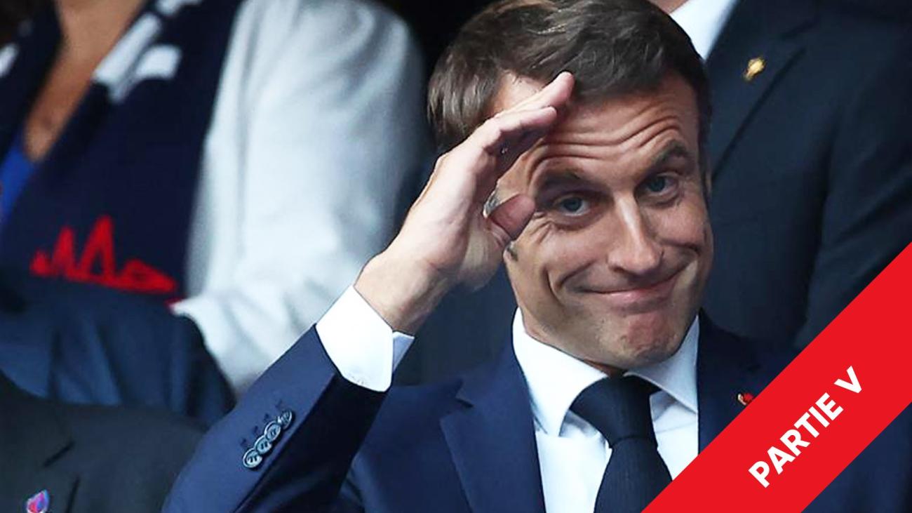 8 septembre 2023, Saint-Denis - Après avoir été copieusement sifflé par la foule du Stade de France, Emmanuel Macron assiste au premier match de la coupe du monde de rugby de l'équipe de France.