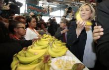 Marine Le Pen en visite au Salon de l'agriculture le 28 février 2017 à Paris