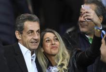 Nicolas Sarkozy lors du match entre le PSG et l'OL au Parc des Princes à Paris, le 19 mars 2017