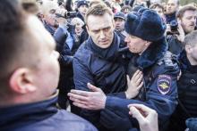 Photo prise et fournie le 26 mars 2017 par Evgeny Feldman, pour la campagne d'Alexeï Navalny, montra