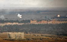 Un soldat russe patrouille à Palmyre, en Syrie, le 5 mai 2016