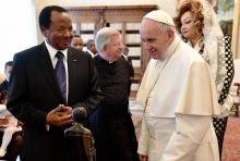 Le pape François et le président camerounais Paul Biya au Vatican le 23 mars 2017