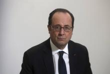 Le président François Hollande (g) et le premier ministre Bernard Cazeneuve à l'Élysée, le 1er févri