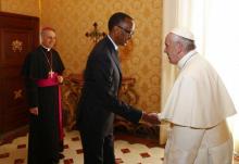 Le pape François reçoit le président rwandais Paul Kagame, le 20 mars 2017 au Vatican, à Rome