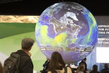 Sommet de la COP21, le 10 décembre 2015 au Bourget, au nord de Paris