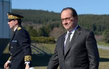 François Hollande visite le site pharmaceutique de Martin Dow à Meymac, le 16 mars 2017