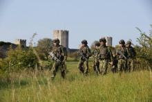 Des militaires suédois patrouillent le 14 septembre 2016 sur l'île de Gotland, remilitarisée en 2015