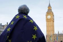 Des opposants au Brexit manifestent devant le Parlement, le 13 mars 2017 à Londres