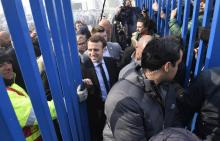 Emmanuel Macron, le candidat d'En Marche! à l'élection présidentielle à l'usine Whirlpool, le 26 avr