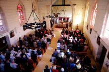 Une messe marquant la réouverture de l'église de Saint-Etienne-du-Rouvray, le 2 octobre 2016, en hom