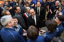 Le président François Hollande devant les salariés de Lisi Automotive, un sous-traitant automobile, 