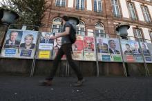 Les affiches des candidats à la présidentielle, le 10 avril 2017 à Strasbourg