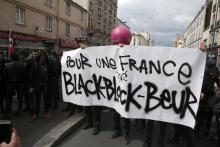 De manifestants contre un meeting de Marine Le Pen, le 16 avril 2017 à Aubervilliers en Seine-Saint-