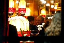 Emmanuel Macron et Jacques Attali fêtent les résultats du 1er tour au resturant La Rotonde à Paris, 