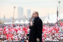 Le président turc Recep Tayyip Erdogan lors d'un rassemblement pour le "oui" au référendum, le 8 avr