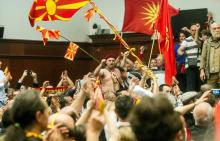 Manifestation au parlement de Skopje.