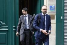 Le nouveau Premier ministre Edouard Philippe (d), le 16 mai 2017 à Paris