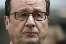 François Hollande et Emmanuel Macron lors d'une cérémonie de commémoration des victimes de l'esclava