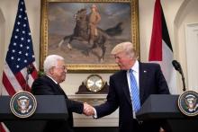 Le président palestinien Mahmoud Abbas et le président américain Donald Trump, lors d'une rencontre 