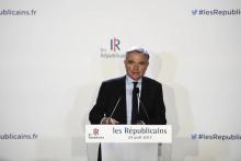 Le secrétaire général du parti Les Républicains Bernard Accoyer, lors d'une conférence de presse à P