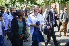 Jean-Luc Mélenchon arrive à l'Assemblée nationale avec les élus LFI, le 20 juin 2017 à Paris