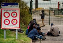 Des migrants, le 22 mars 2017 à Calais