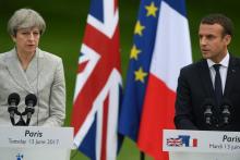 Theresa May (G) et Emmanuel Macron, le 13 juin 2017 à l'Elysée