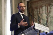 De g. à d.: le Premier ministre Edouard Philippe (L), la ministre chargée des Affaires européennes N