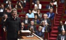 Jean-Luc Mélenchon, président du groupe parlementaire la France Insoumise, fait une déclaration aprè