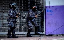 Une barricade mise en place par les opposants au président vénézuélien Nicolas Maduro le 29 juillet 