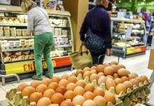 Des oeufs vendus dans un supermarché à Lille, dans le nord de la France, le 11 août 2017