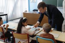 Le président Emmanuel Macron dans une classe de l'école Louis Houpert de Forbach (Moselle), le 4 sep