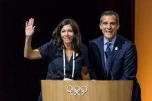 La maire de Paris Anne Hidalgo et le maire de Los Angeles Eric Garcetti à Lausanne, en Suisse, le 11