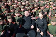 Photo fournie par l'agence officielle nord-coréenne KCNA le 2 mars 2017 montrant le leader nord coré