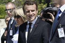 Le président français Emmanuel Macron (c), le 7 septembre 2017 à Athènes