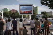 Photo non datée fournie par KCNA via KNS le 16 septembre 2017 montrant le leader nord-coréen Kim Jon