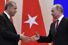 Les présidents turc Recep Tayyip Erdogan et russe Vladimir Poutine à Sotchi, dans le sud de la Russi