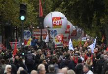 Manifestation de fonctionnaires contre les "attaques" du gouvernement à leur égard à Paris, le 10 oc