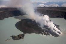 Le volcan Manaro Voui sur l'île d'Ambae dans l'archipel des Vanuatu, le 30 septembre 2017