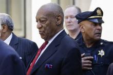 Bill Cosby, reconnu coupable d'agression sexuelle, quitte le tribunal de Norristown, le 26 avril 2018 en Pennsylvanie