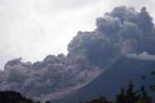 L'éruption du volcan Fuego en photographiée depuis Alotenango, à 65 km au sud-esout de la capitale Guatemala, le 3 juin 2018