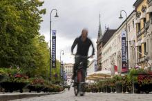 Un cycliste dans les rues d'Oslo, le 14 septembre 2018