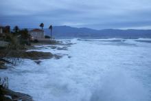 Vents violents et fortes vagues sur les côtes corses, le 11 décembre 2017 à Ajaccio