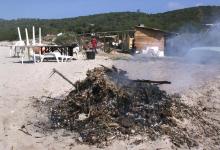 La paillote "Chez Francis", en mai 1999 après sa destruction dans un incendie