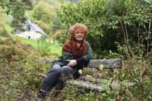 L'écrivaine Claudie Hunzinger pose lors d'une séance photo à Lapoutroie, dans l'est de la France, le